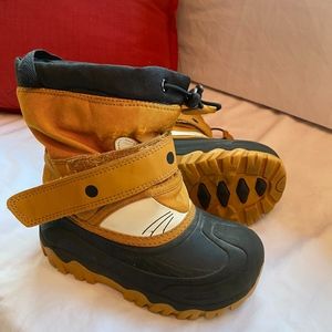 Boys thermolite snow boots size 11